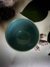 Load image into Gallery viewer, Crystal Handle Mug
