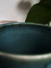 Load image into Gallery viewer, Crystal Handle Mug